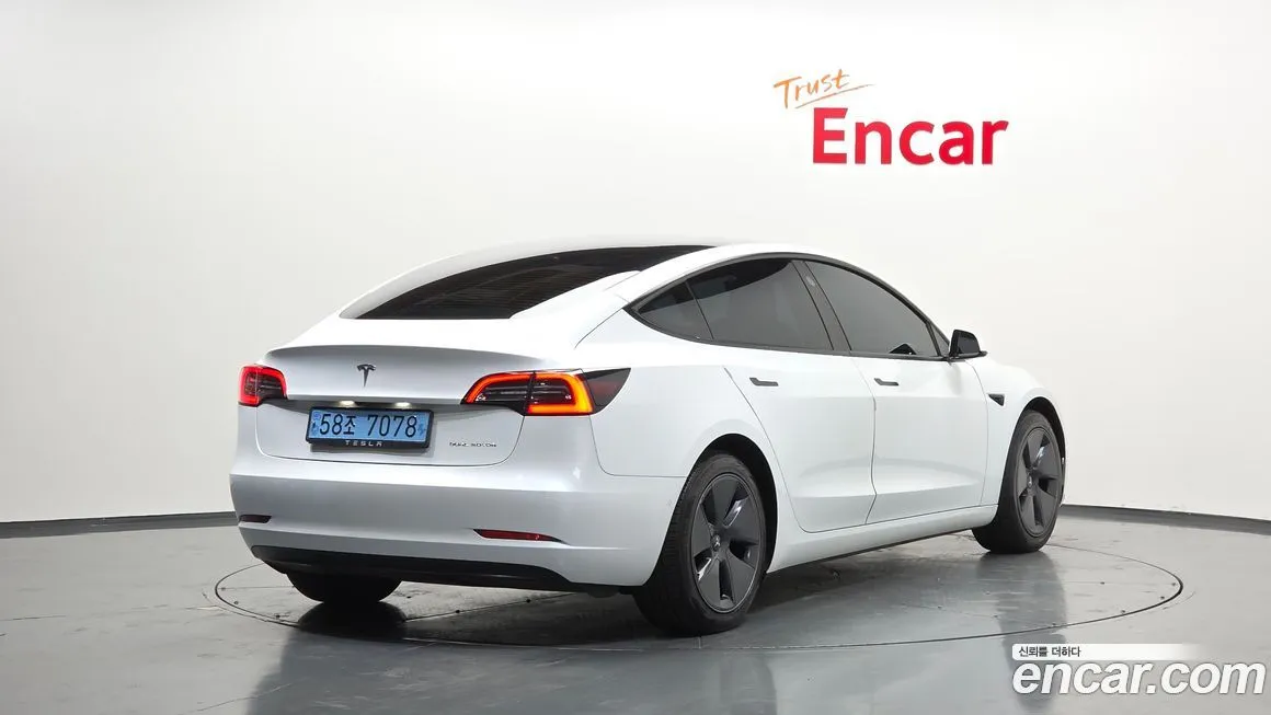 Tesla Model 3 — фото 2