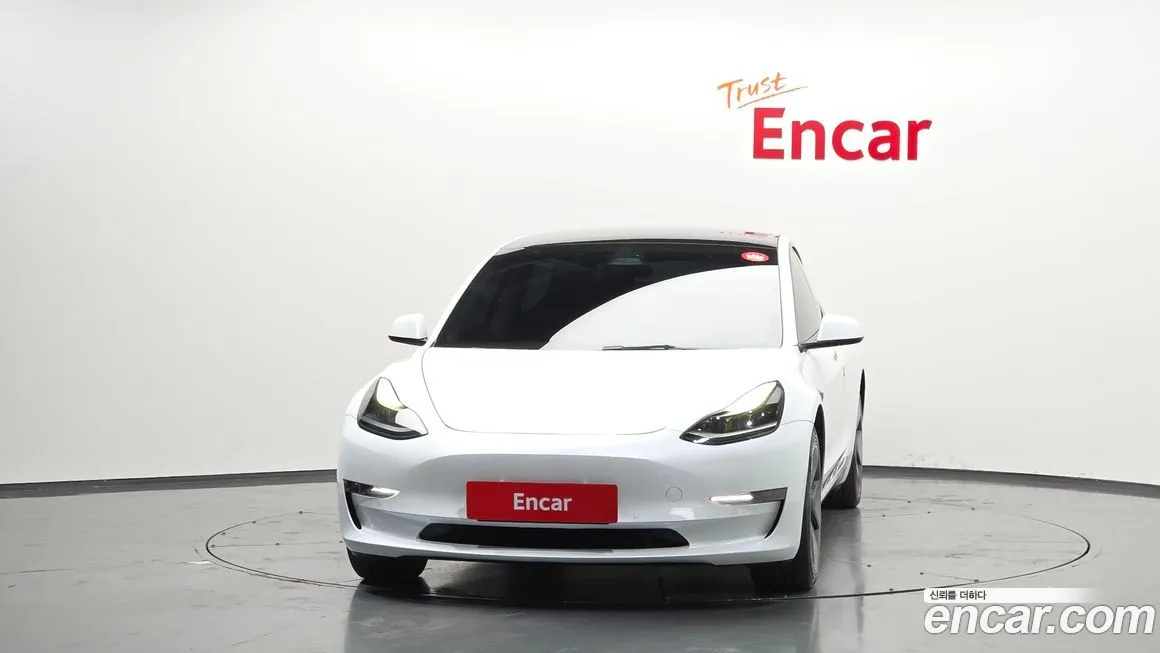 Tesla Model 3 — фото 4
