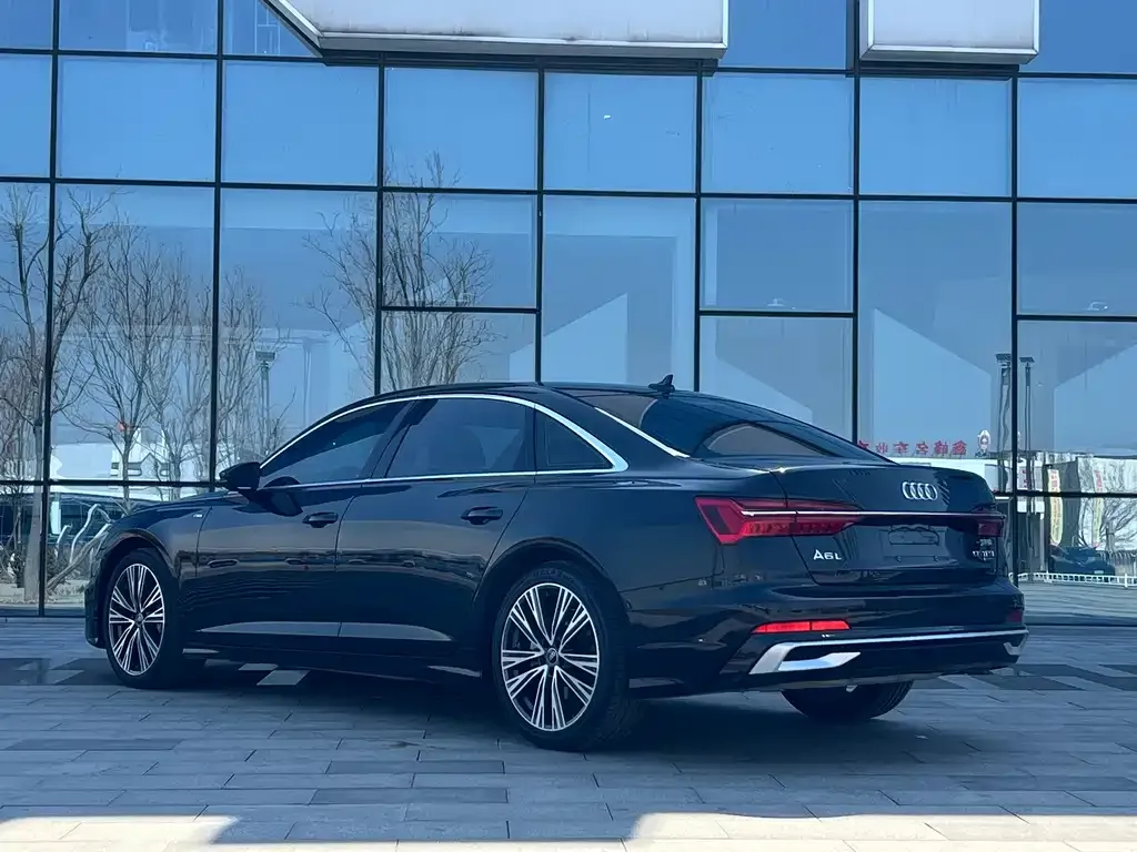 Audi A6L — фото 5