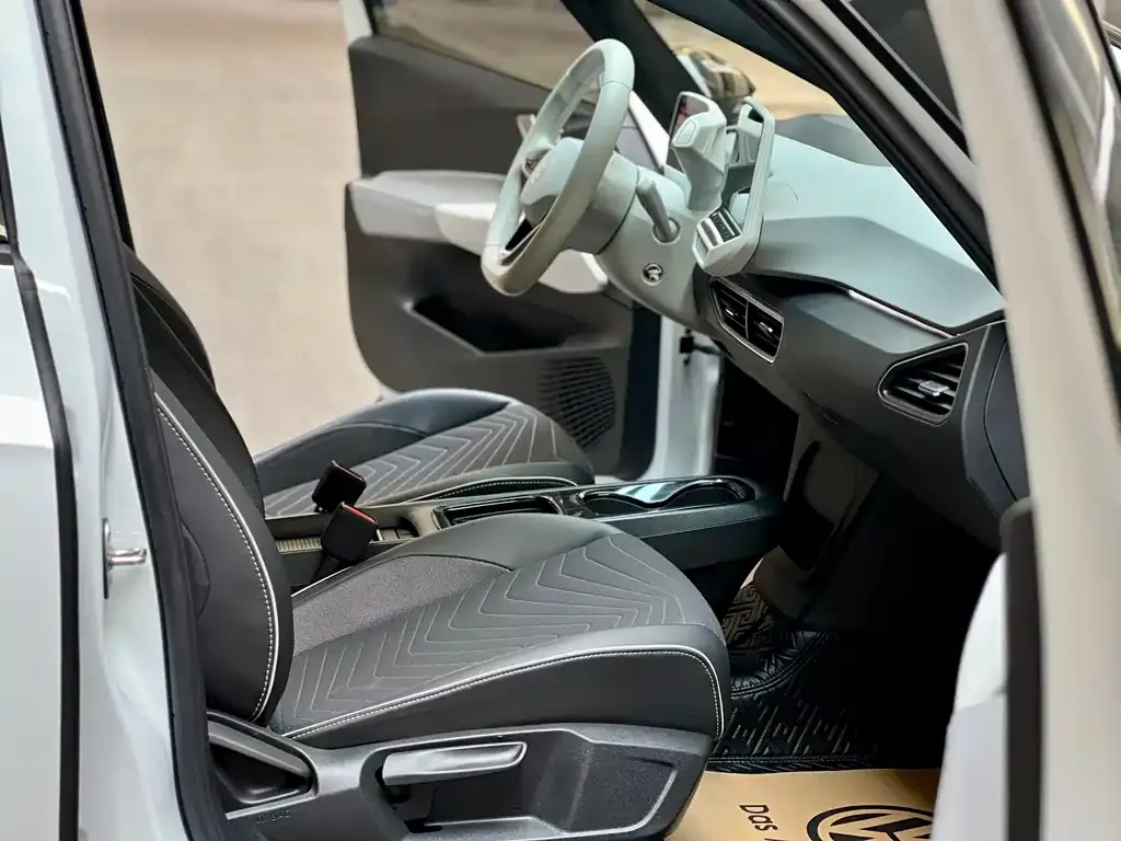 Volkswagen ID.3 — фото 5