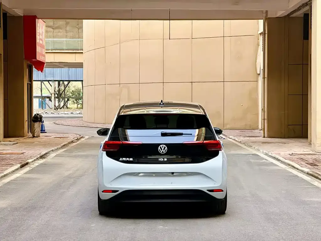 Volkswagen ID.3 — фото 10
