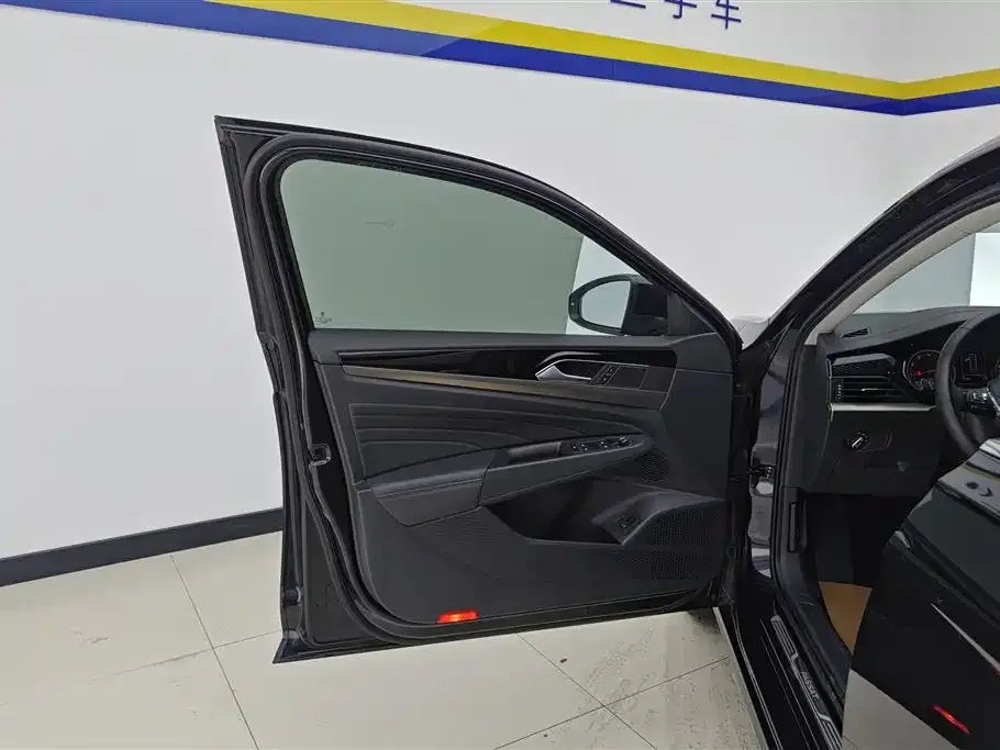 Volkswagen Passat — фото 7
