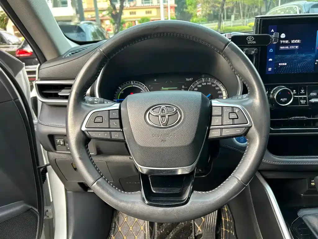 Toyota Highlander — фото 4