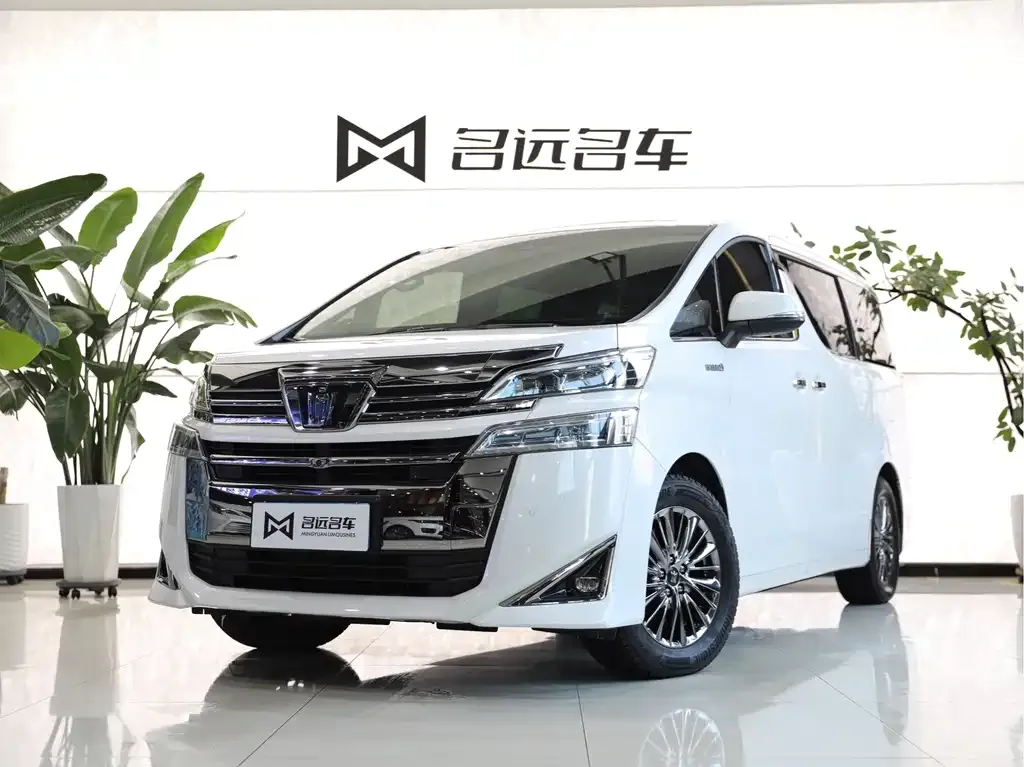 Toyota Vellfire — фото 1