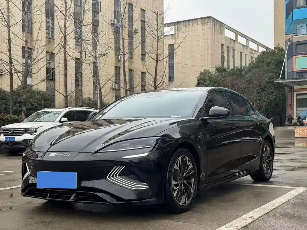 BYD Seal — фото 1