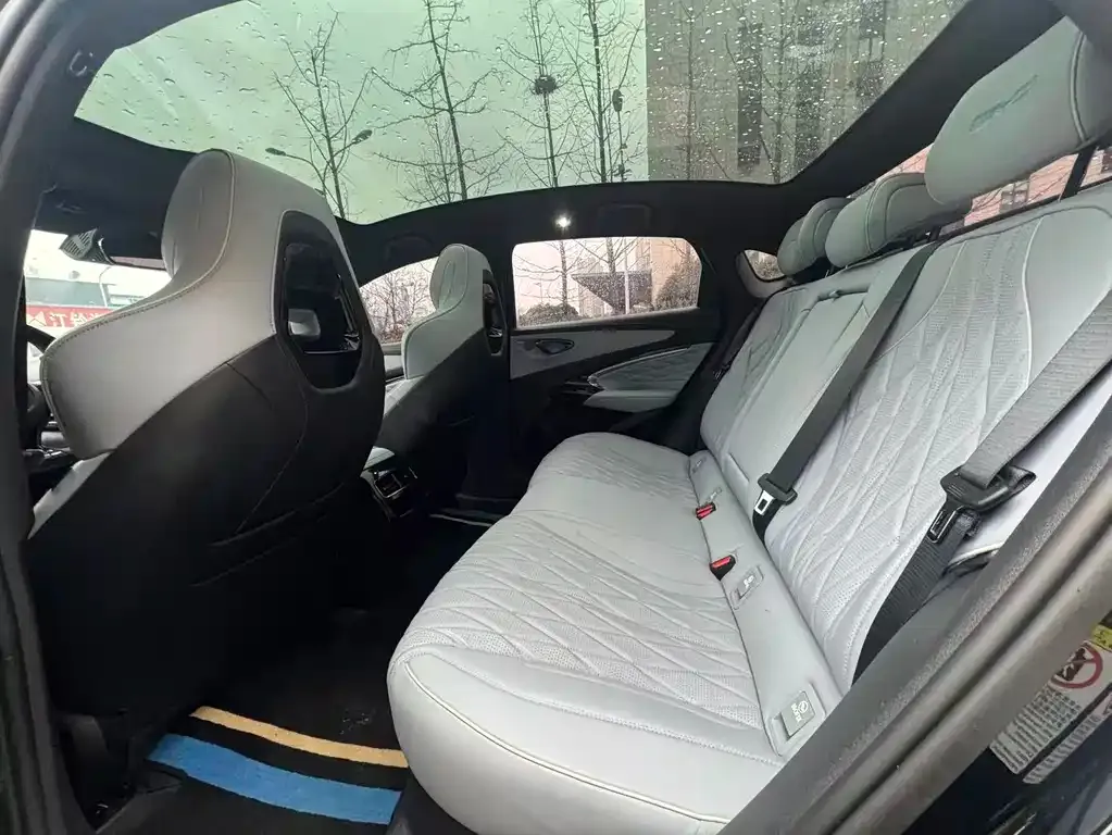BYD Seal — фото 4