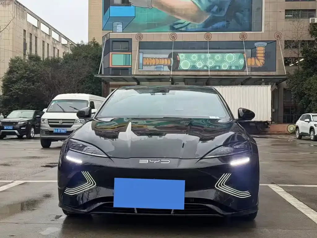 BYD Seal — фото 2