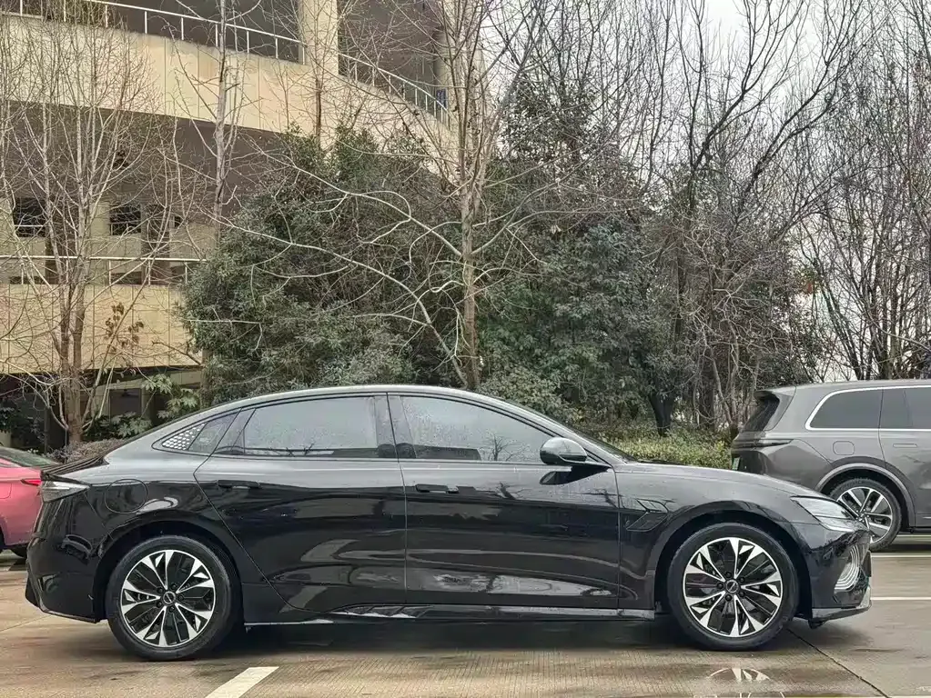 BYD Seal — фото 8