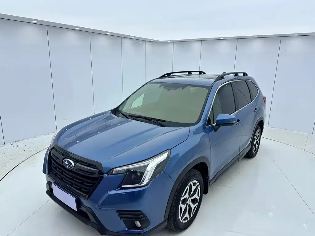 Subaru Forester — фото 1