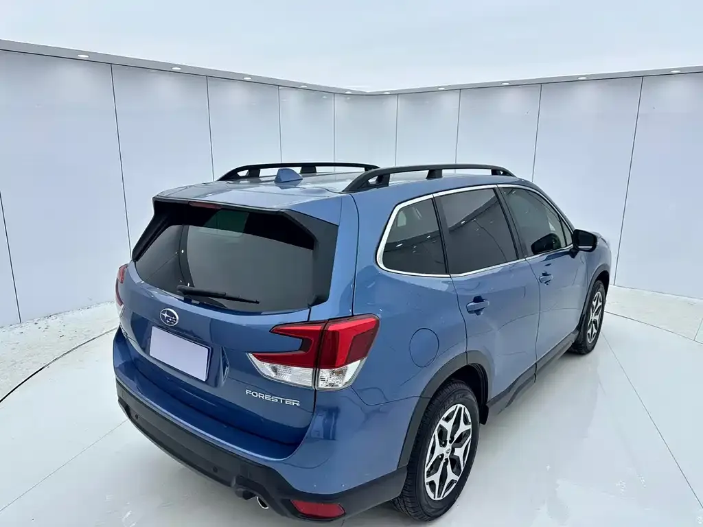 Subaru Forester — фото 4