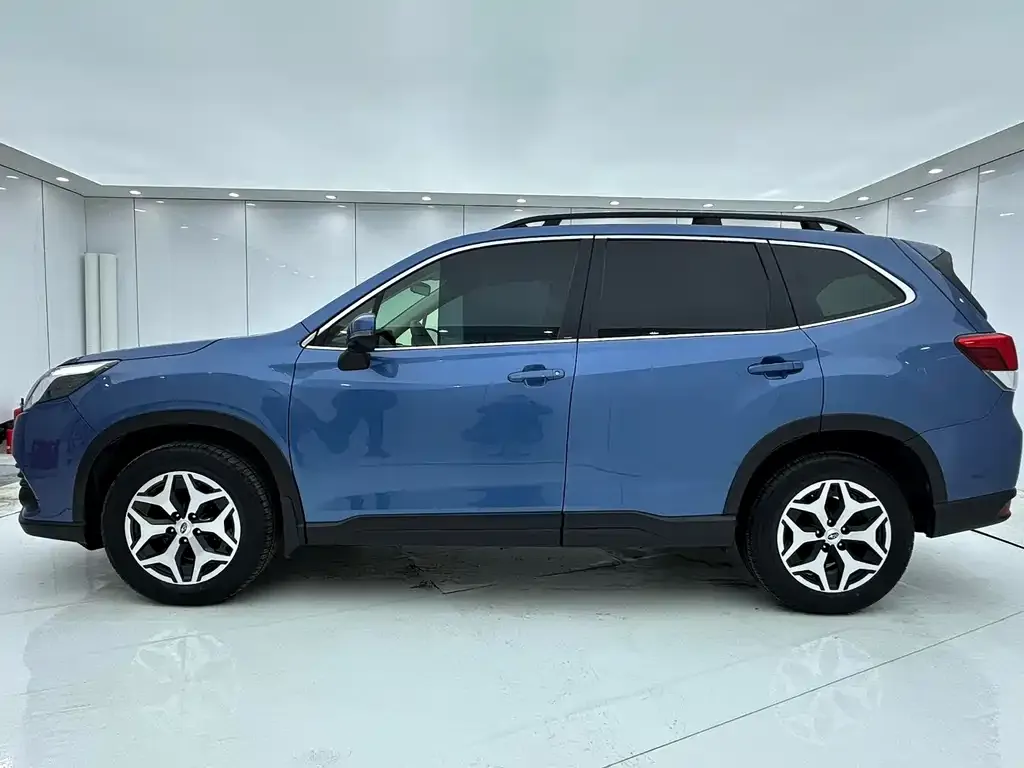 Subaru Forester — фото 5
