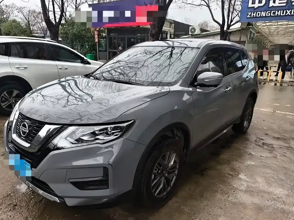Nissan X-Trail — фото 1