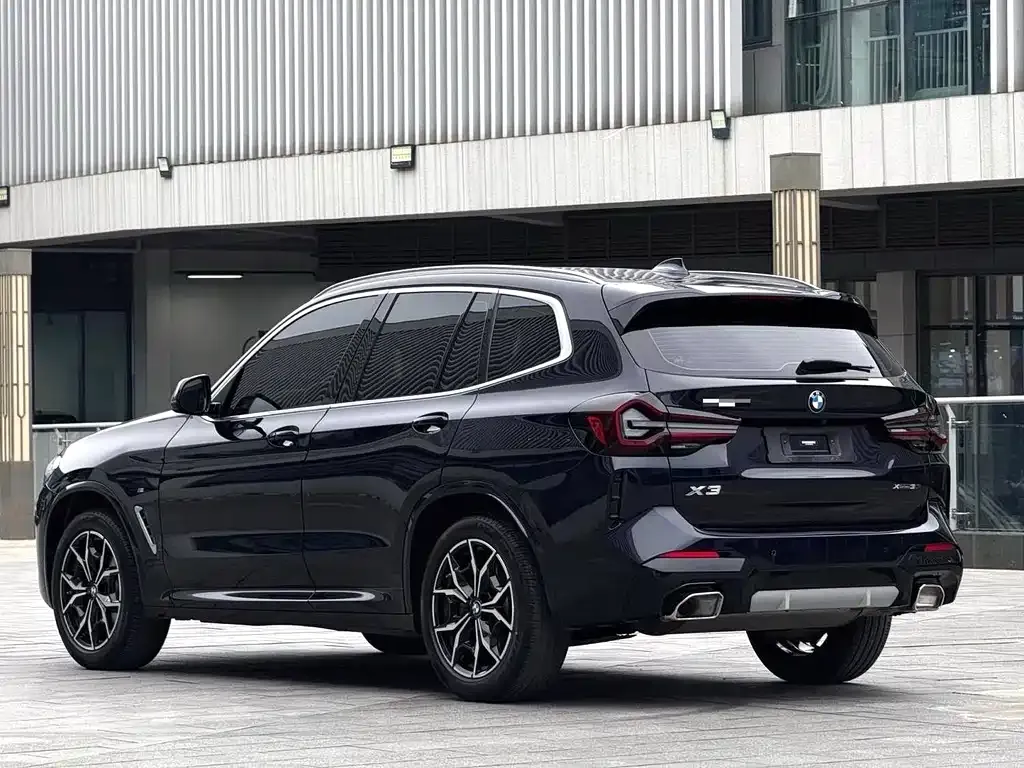 BMW X3 — фото 8