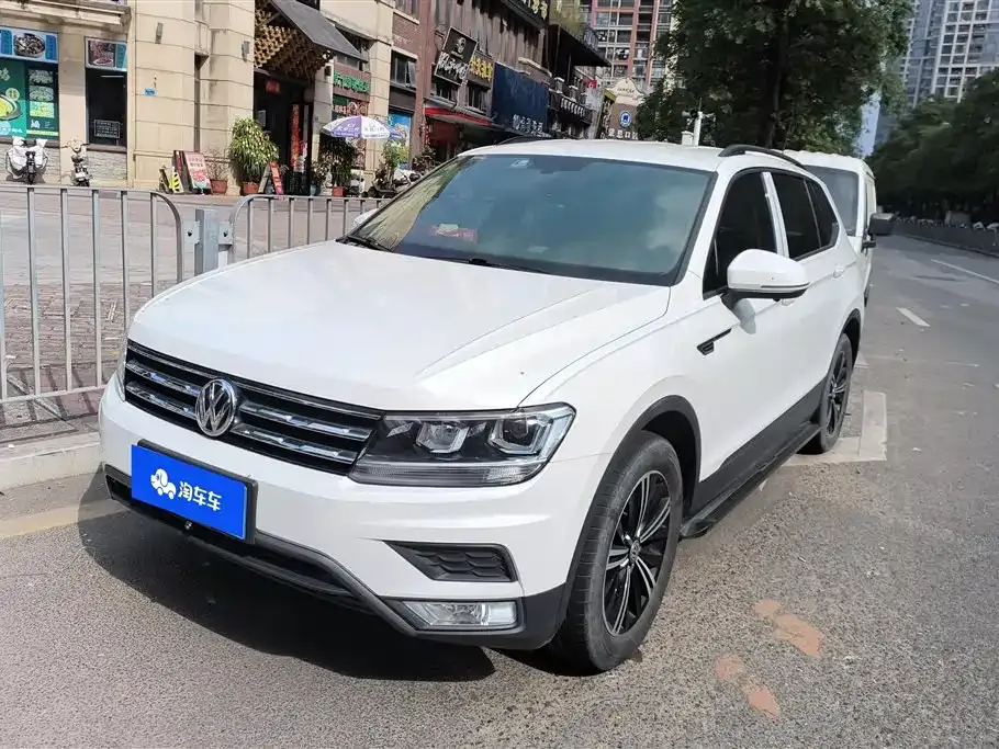 Volkswagen Tiguan L — фото 1
