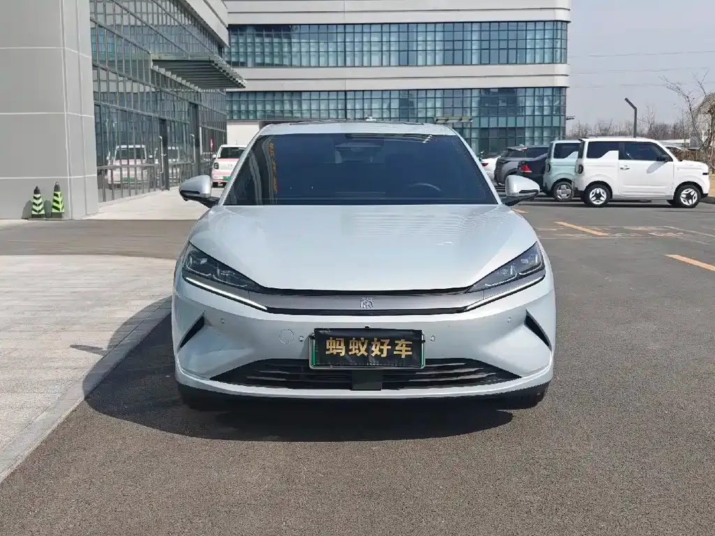 BYD Qin L — фото 9