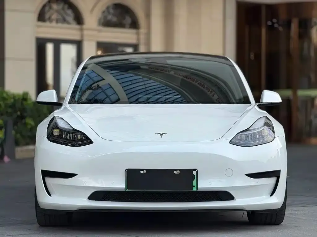 Tesla Model 3 — фото 6