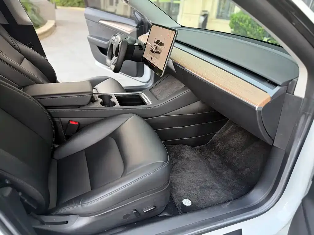 Tesla Model 3 — фото 3