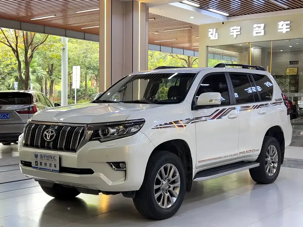 Toyota Prado — фото 1