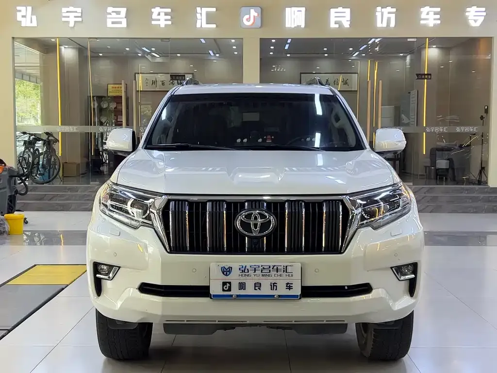 Toyota Prado — фото 3