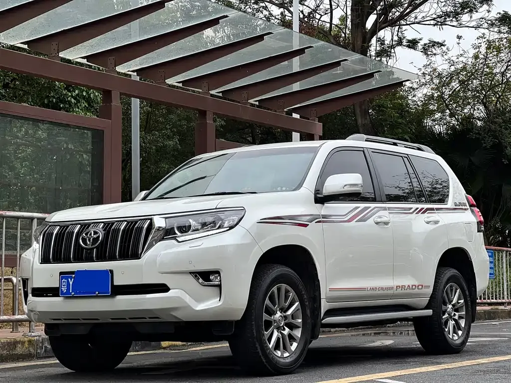 Toyota Prado — фото 8