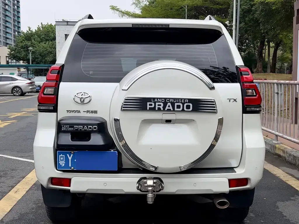 Toyota Prado — фото 6