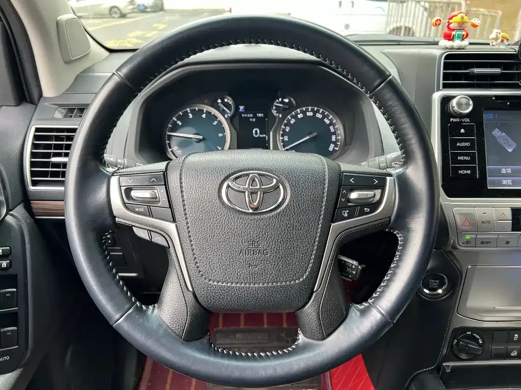 Toyota Prado — фото 2