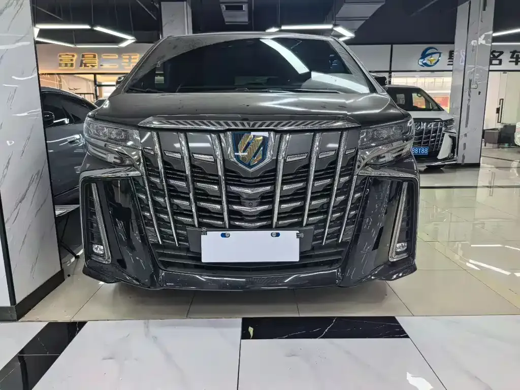 Toyota Alphard — фото 5