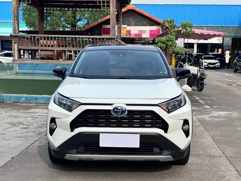 Toyota RAV4 — фото 10
