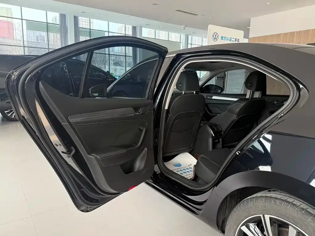 Skoda Superb — фото 2