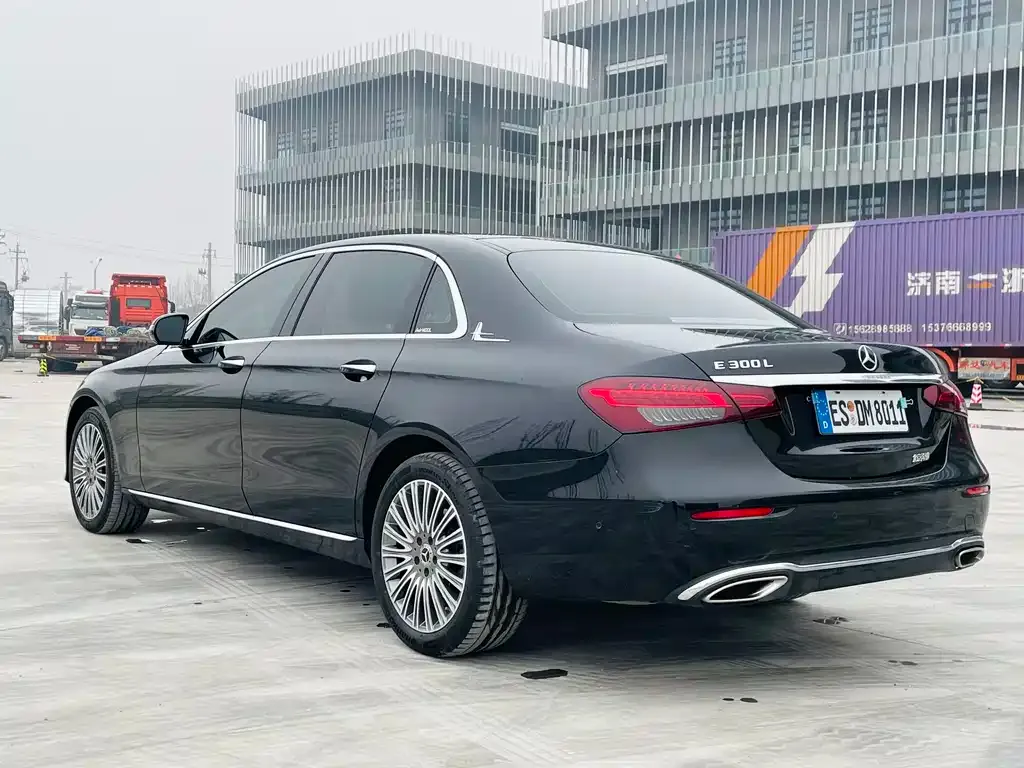 Mercedes-Benz E-Class — фото 10