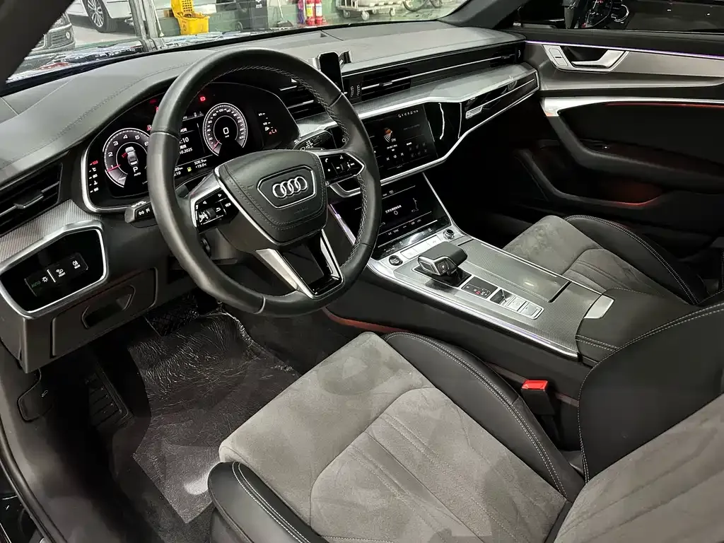 Audi A6L — фото 7