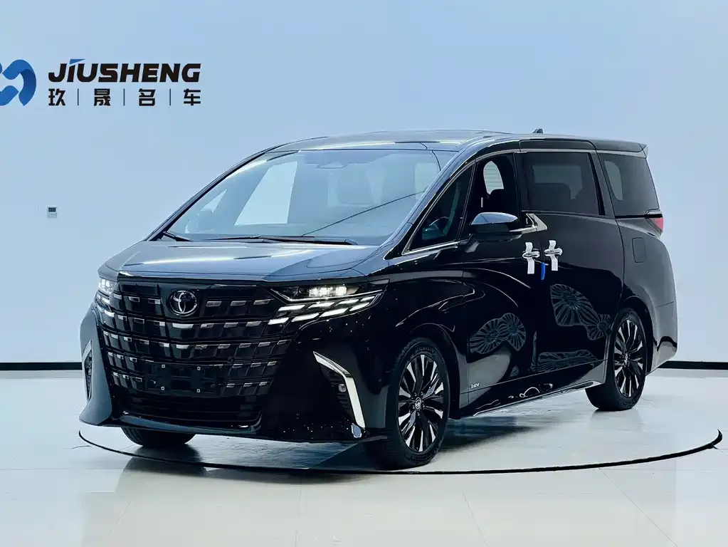 Toyota Alphard — фото 1