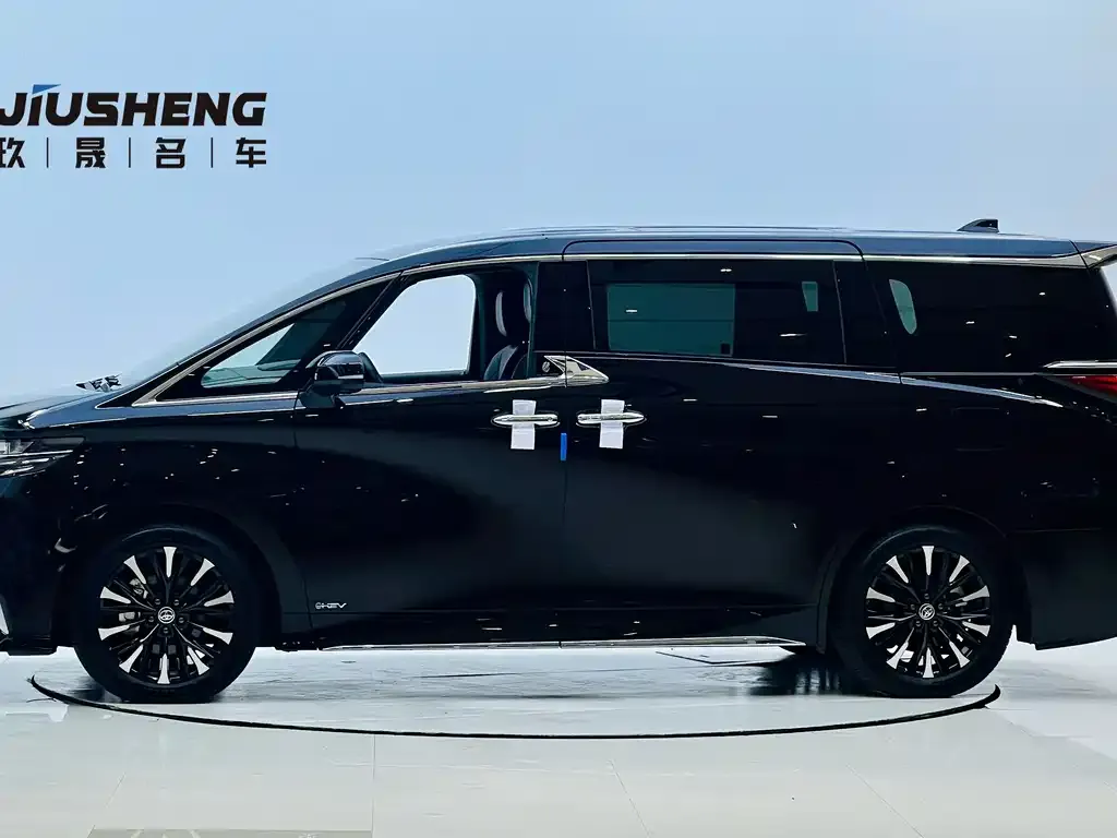 Toyota Alphard — фото 5