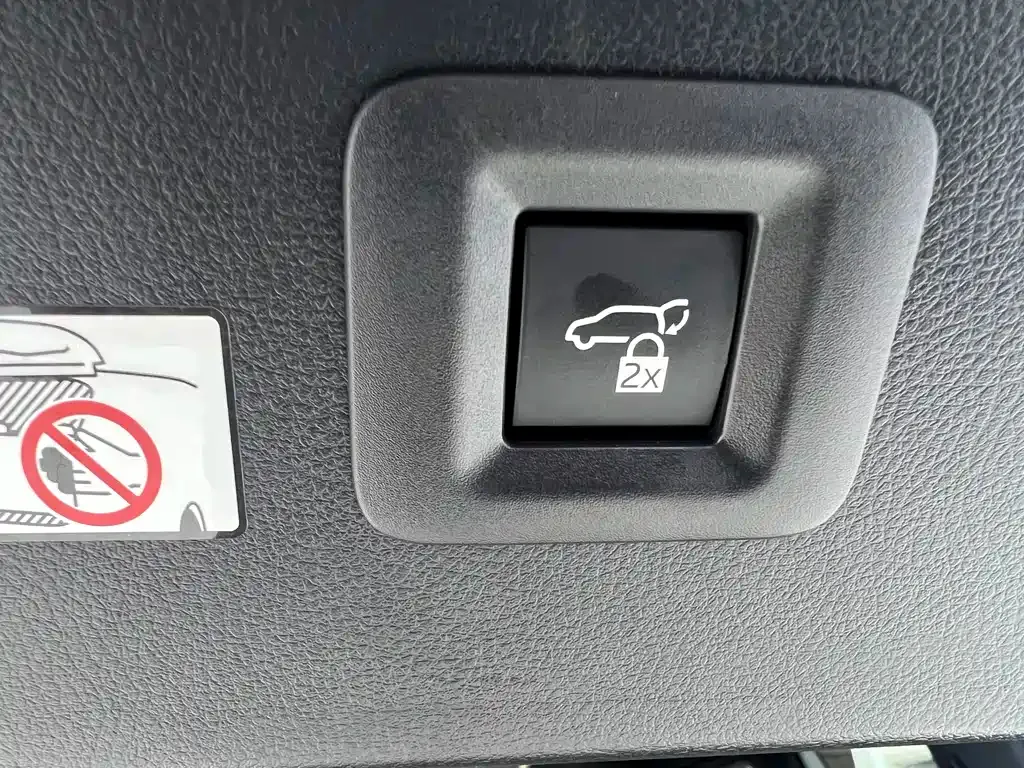 Toyota Alphard — фото 6