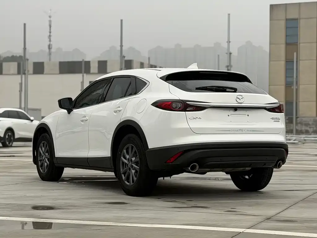 Mazda CX-4 — фото 10