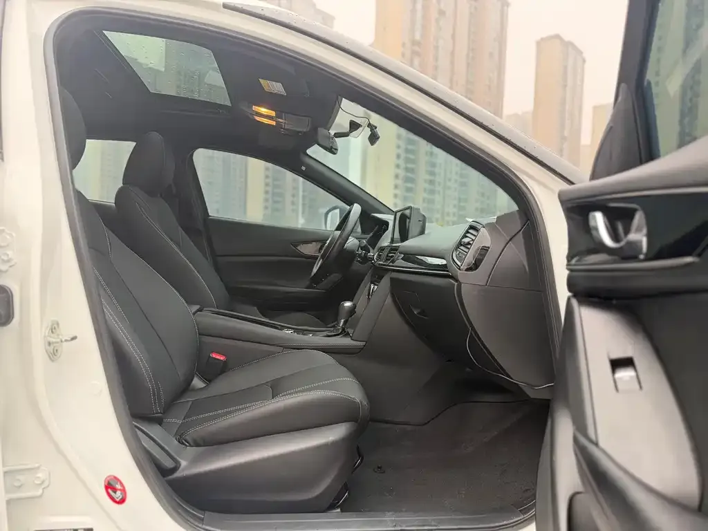 Mazda CX-4 — фото 3