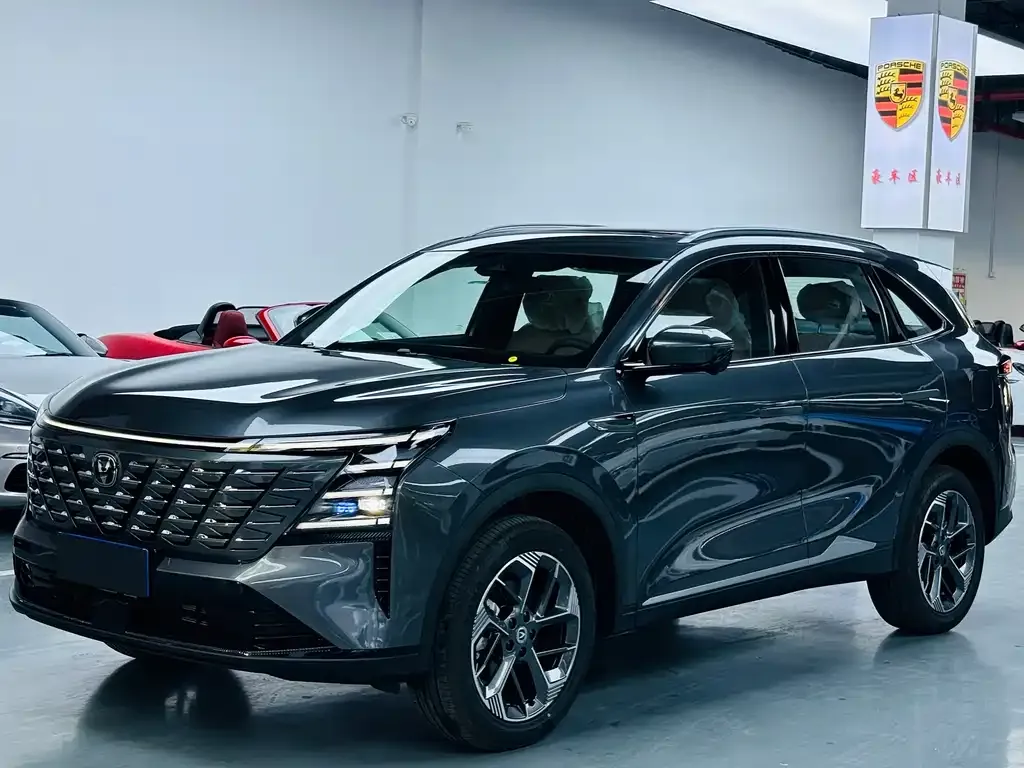 Changan CS75 PLUS — фото 1