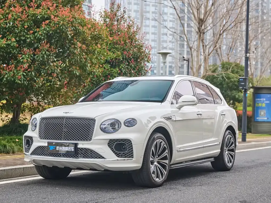 Bentley Bentayga — фото 1