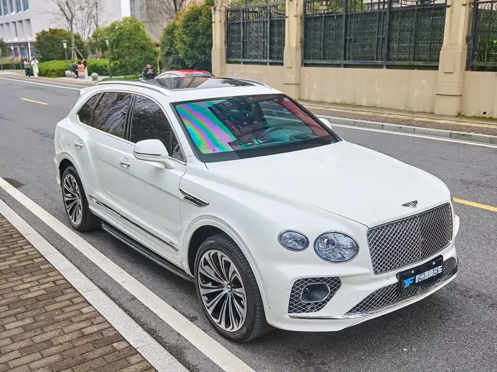 Bentley Bentayga — фото 10
