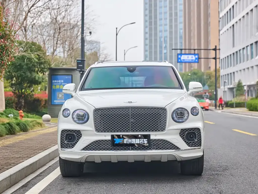 Bentley Bentayga — фото 6