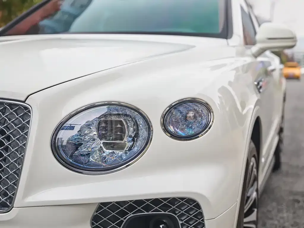 Bentley Bentayga — фото 2