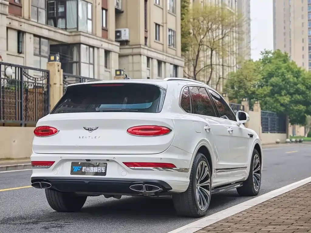 Bentley Bentayga — фото 3