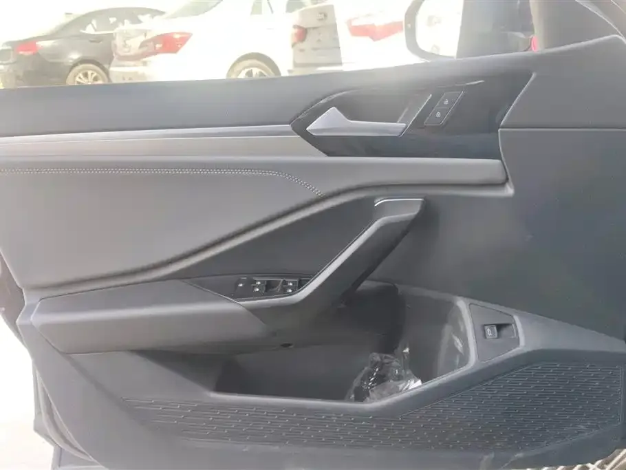 Volkswagen Sagitar — фото 5
