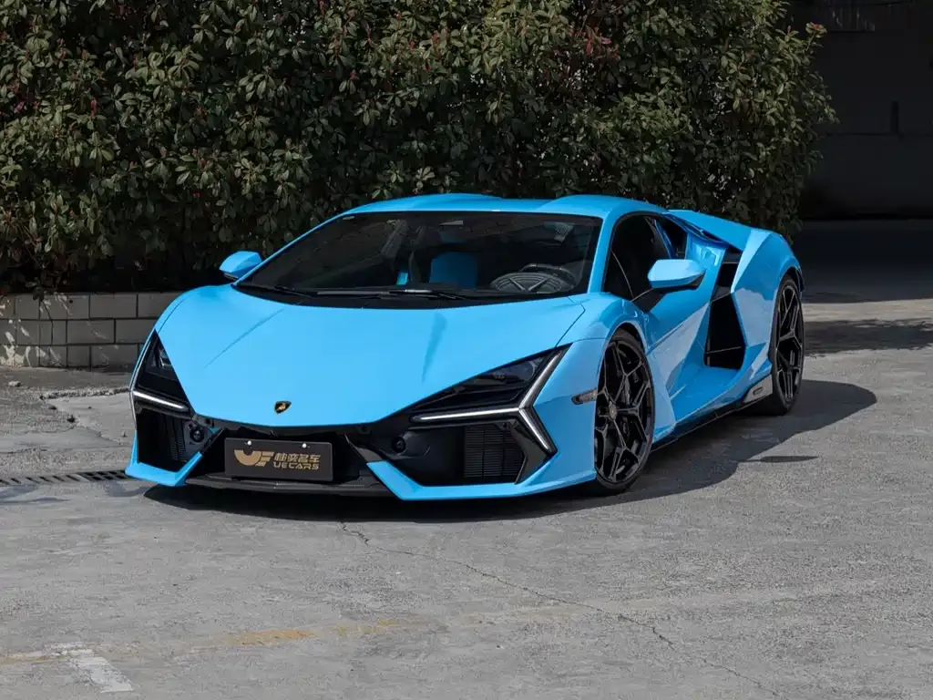 Lamborghini Revuelto — фото 1