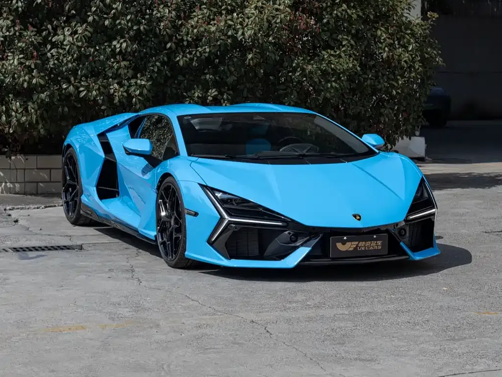 Lamborghini Revuelto — фото 9
