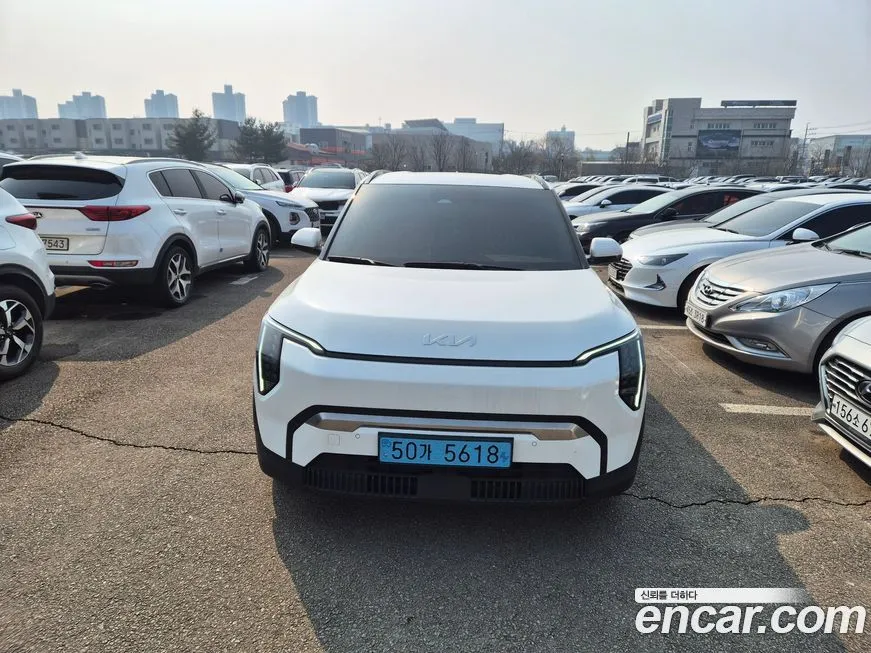 Kia EV3 — фото 1