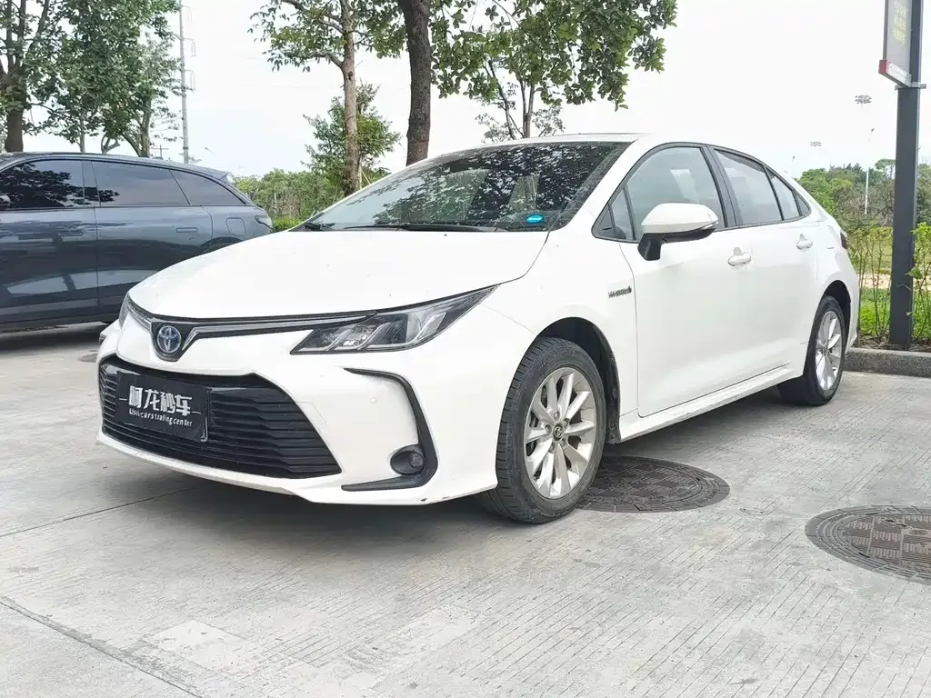 Toyota Corolla — фото 1