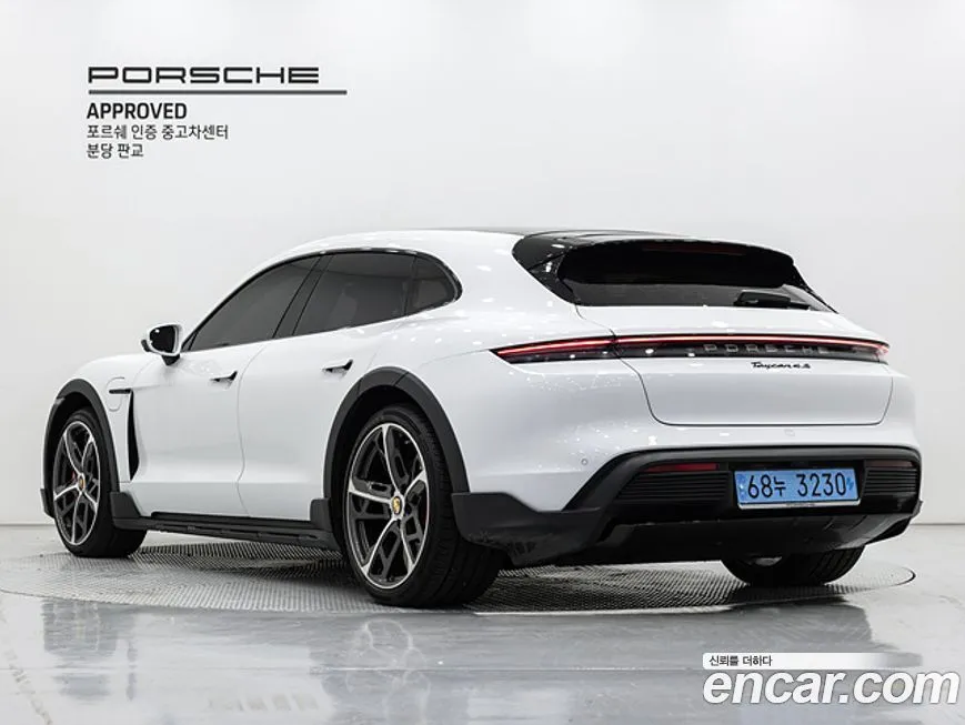 Porsche Taycan — фото 4