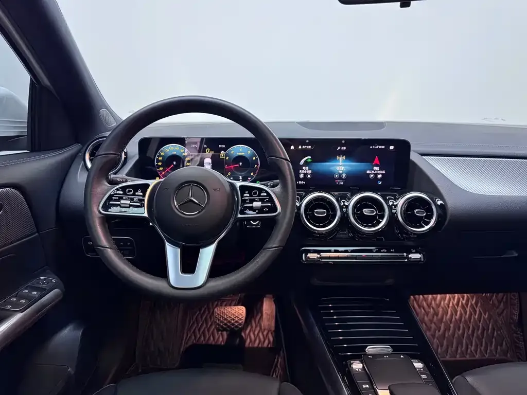 Mercedes-Benz GLA — фото 10