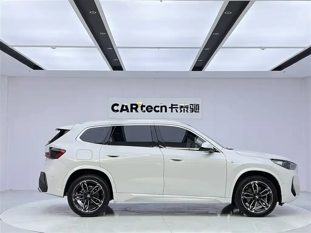 BMW X1 — фото 10